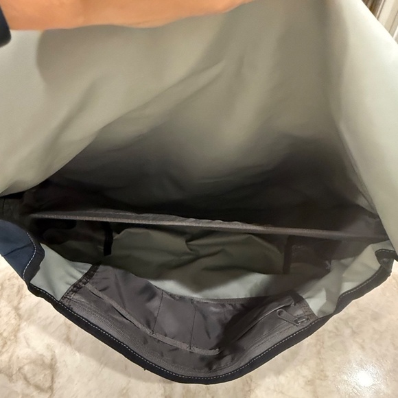 Timbuk2 San Francisco Messenger Bag Cordura Fabric; 19" Wide x 12" Tall; Blue - Picture 8 of 9